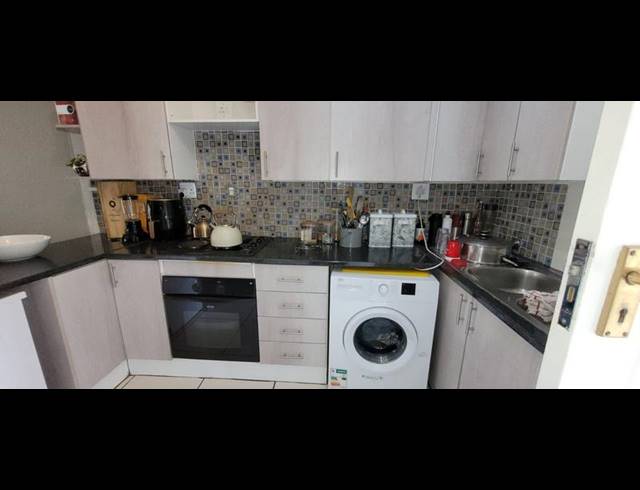 3 BEDROOM TOWNHOUSE FOR SALE IN FLORENTIA